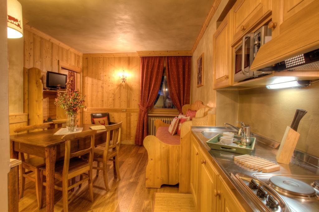 B&B Residence Checrouit Courmayeur Exterior foto