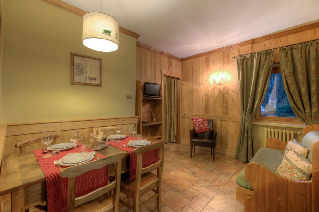 B&B Residence Checrouit Courmayeur Habitación foto