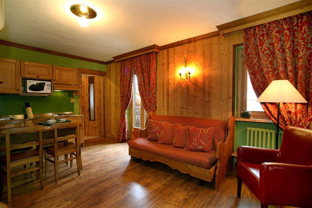 B&B Residence Checrouit Courmayeur Exterior foto