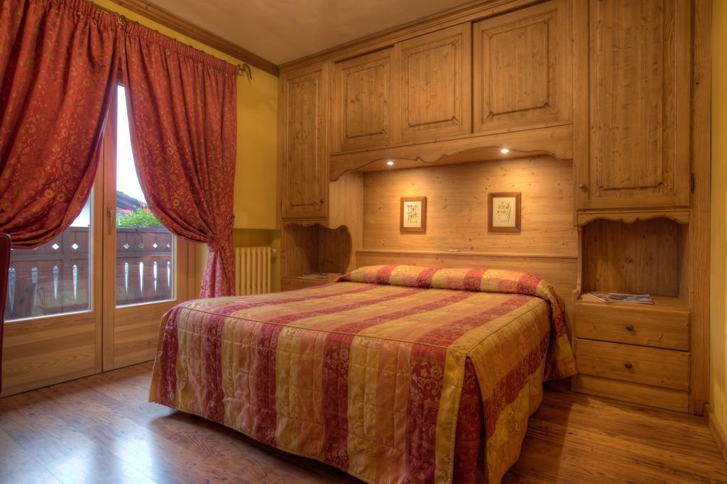 B&B Residence Checrouit Courmayeur Habitación foto